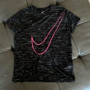 Girls Nike Dri Fit shirt size L like new